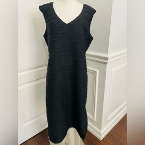 Cleo Black Textured Wave Midi Dress